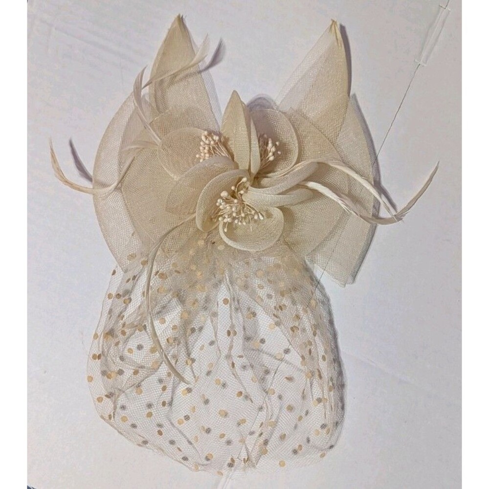 Fascinator Cream Beige Bridal Wedding Tea Party Veil Bow Feathers Clip Halloween